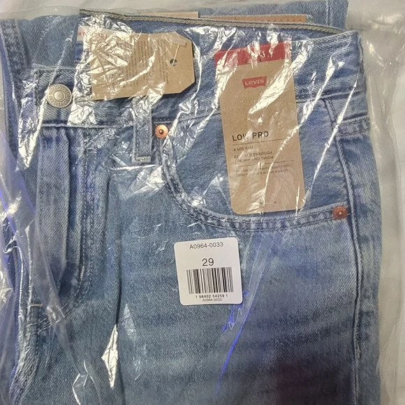 NWT LEVI'S LOW PRO Lightweight Ladies Jean Size 29 =Size 9 - Picture 7 of 7
